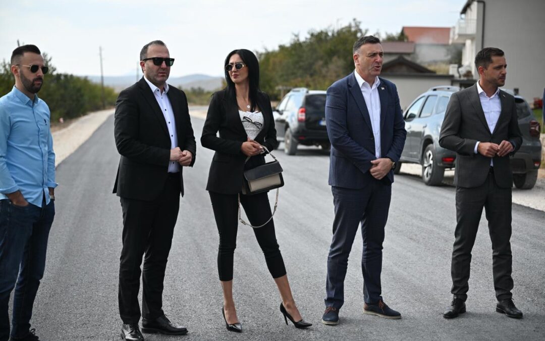 MINISTAR GOSPODARSTVA ZVONIMIR ŠIRIĆ OBIŠAO RADOVE NA DIONICI REGIONALNE CESTE R420 VIR – VINICA – GRANICA RH